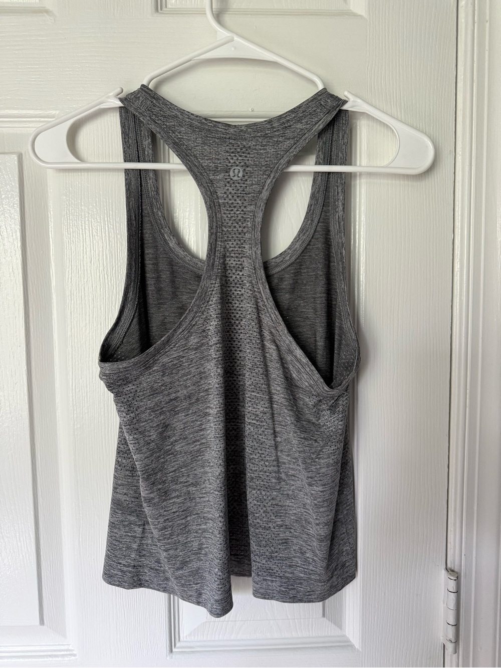 Lululemon swiftly tech racerback 2.0 waist length - Picture 2 of 5